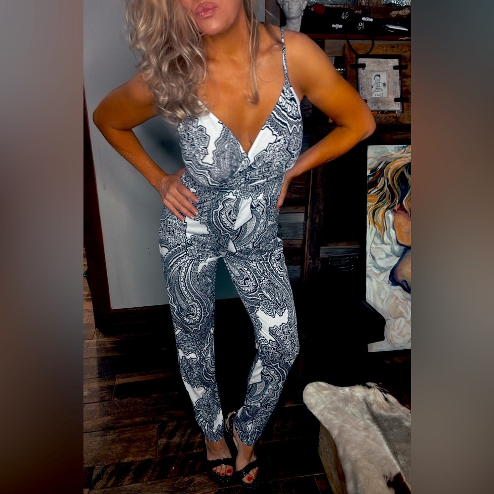 Elegant Paisley Jumpsuit in Black and White